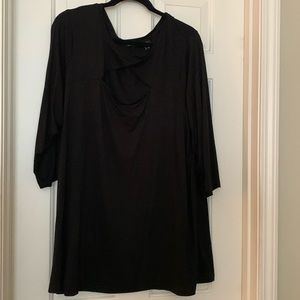 Jones New York, elbow link tunic with keyhole. Lightweight and cool, in black.